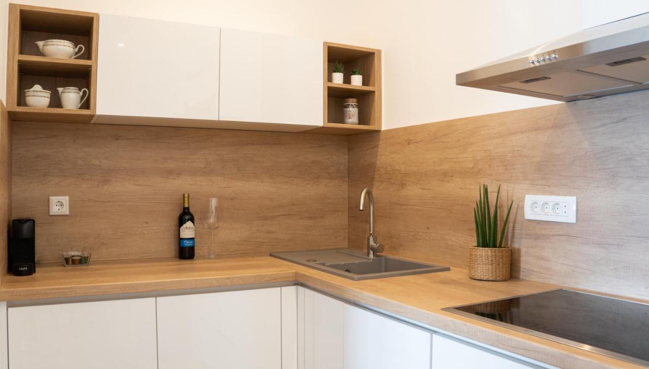 Sea And Mountain View Apartments Duće 외부 사진