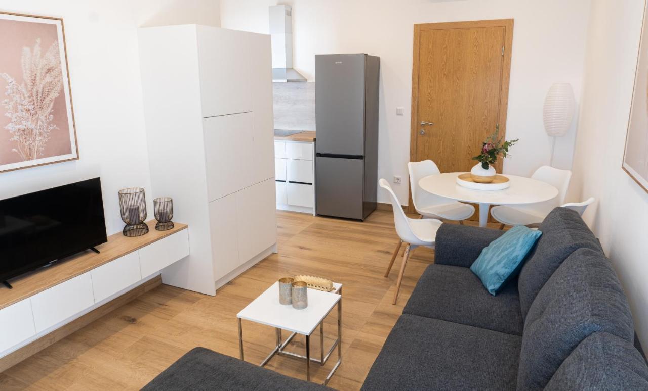 Sea And Mountain View Apartments Duće 외부 사진