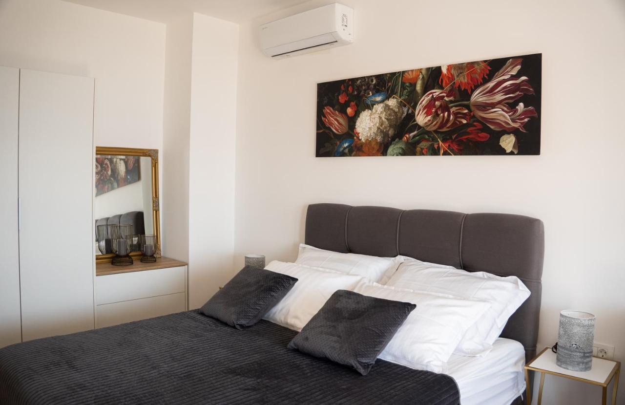 Sea And Mountain View Apartments Duće 외부 사진