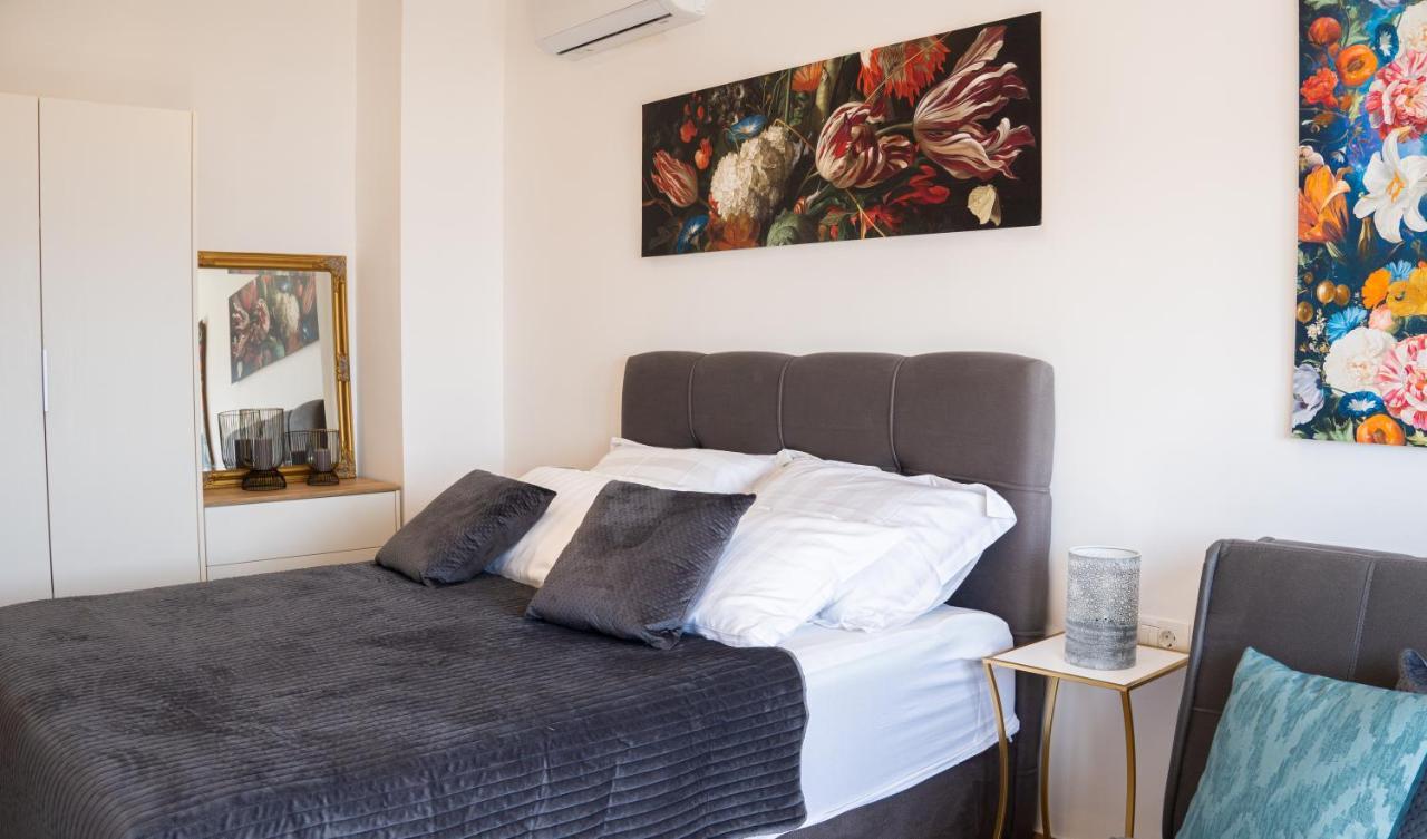 Sea And Mountain View Apartments Duće 외부 사진