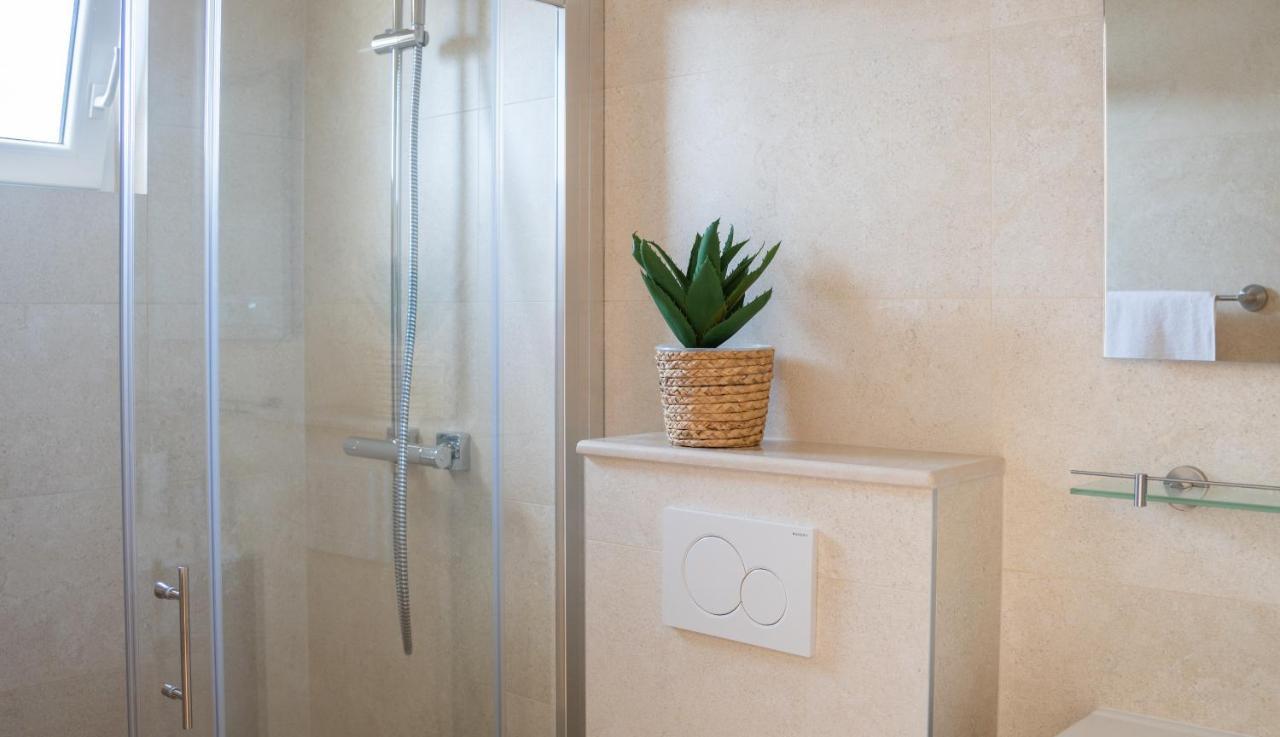 Sea And Mountain View Apartments Duće 외부 사진