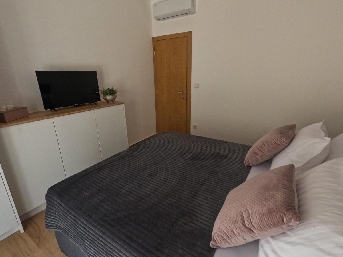 Sea And Mountain View Apartments Duće 외부 사진