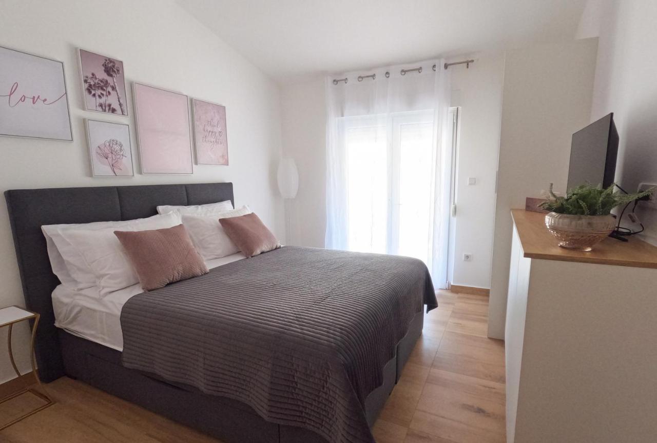 Sea And Mountain View Apartments Duće 외부 사진